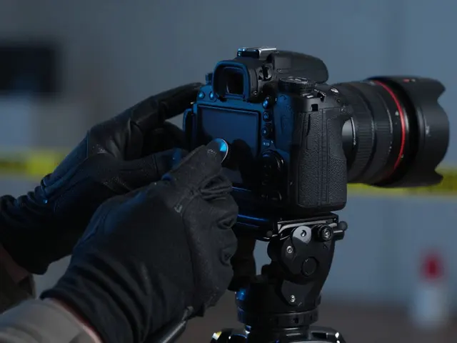 Low-Light Photography: Mastering Noise Reduction and Stability for Clear Evidence